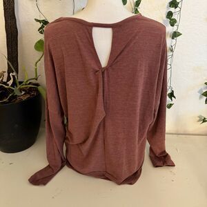 Beautuful long sleeve pull over by apana